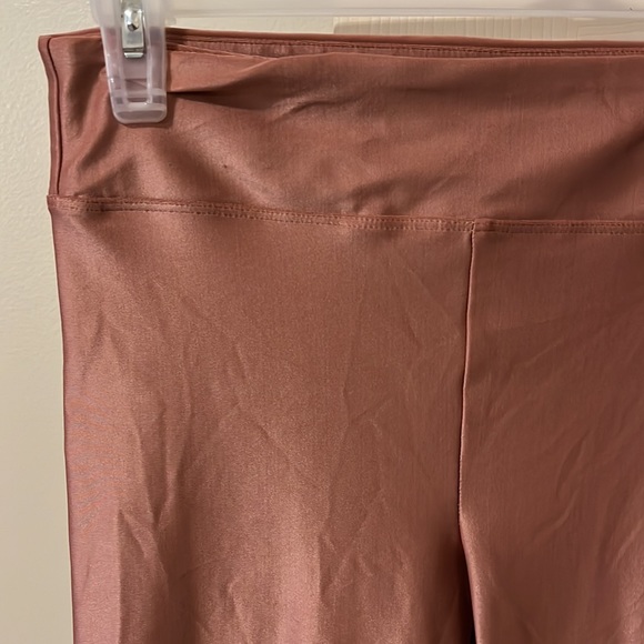 Koral Lustrous Infinity High Rise Legging - Picture 10 of 16